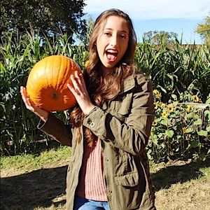 Meet your Posher, Natalie